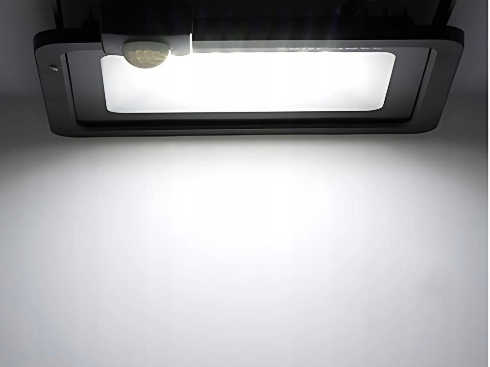 50 W kültéri LED reflektor mozgás- és szürkületérzékelővel, IP66