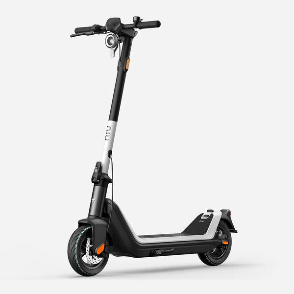 NIU KQi3 Sport elektromos roller – 40 km hatótávval, 25 km/h sebességgel - fehér fekete